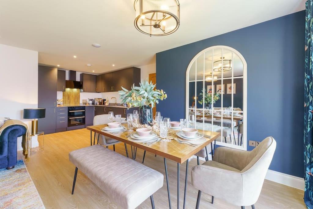 Darlington - 2 Bedroom Luxury Apartment By Mint Stays بريستول المظهر الخارجي الصورة