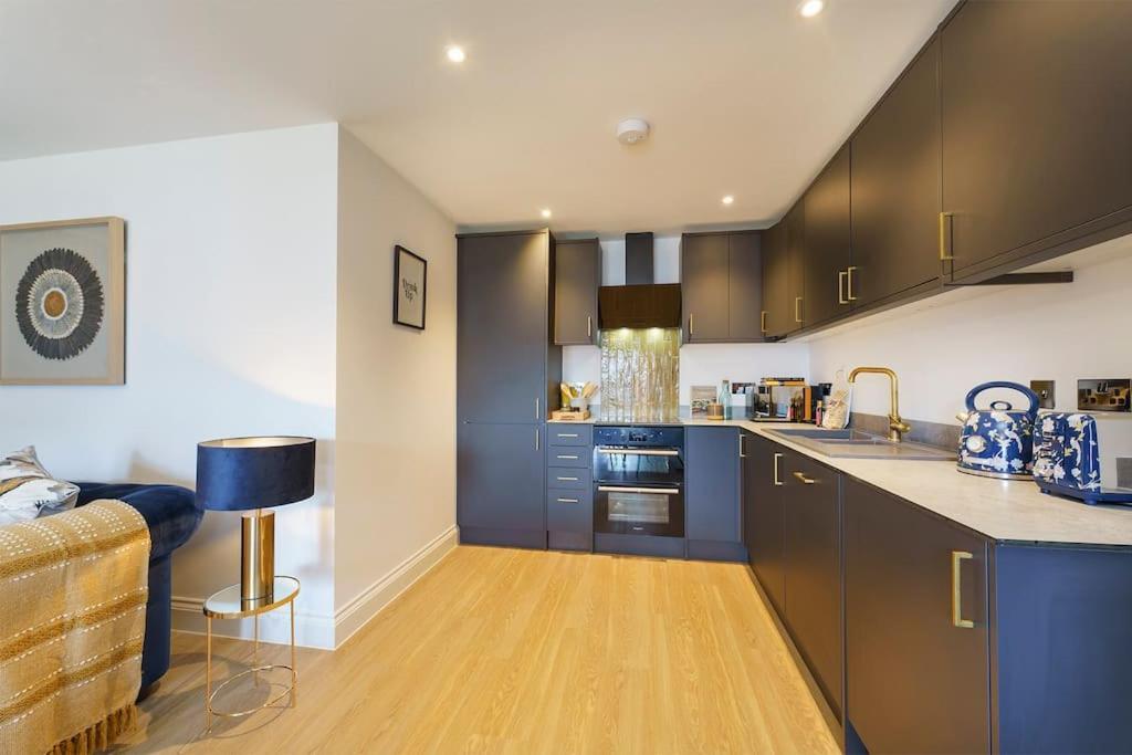 Darlington - 2 Bedroom Luxury Apartment By Mint Stays بريستول المظهر الخارجي الصورة